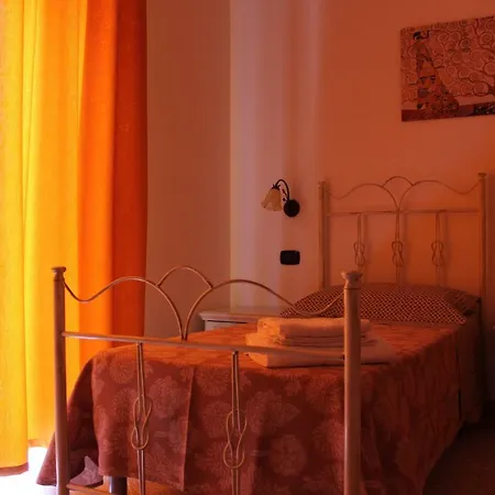 La Rondine Bed & Breakfast *